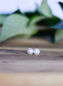 the LIELIE stud earrings